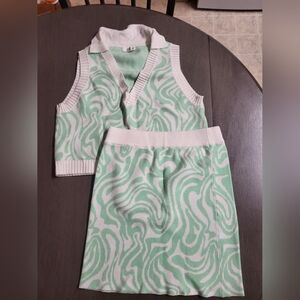 Green and White Patterned Knit Set
